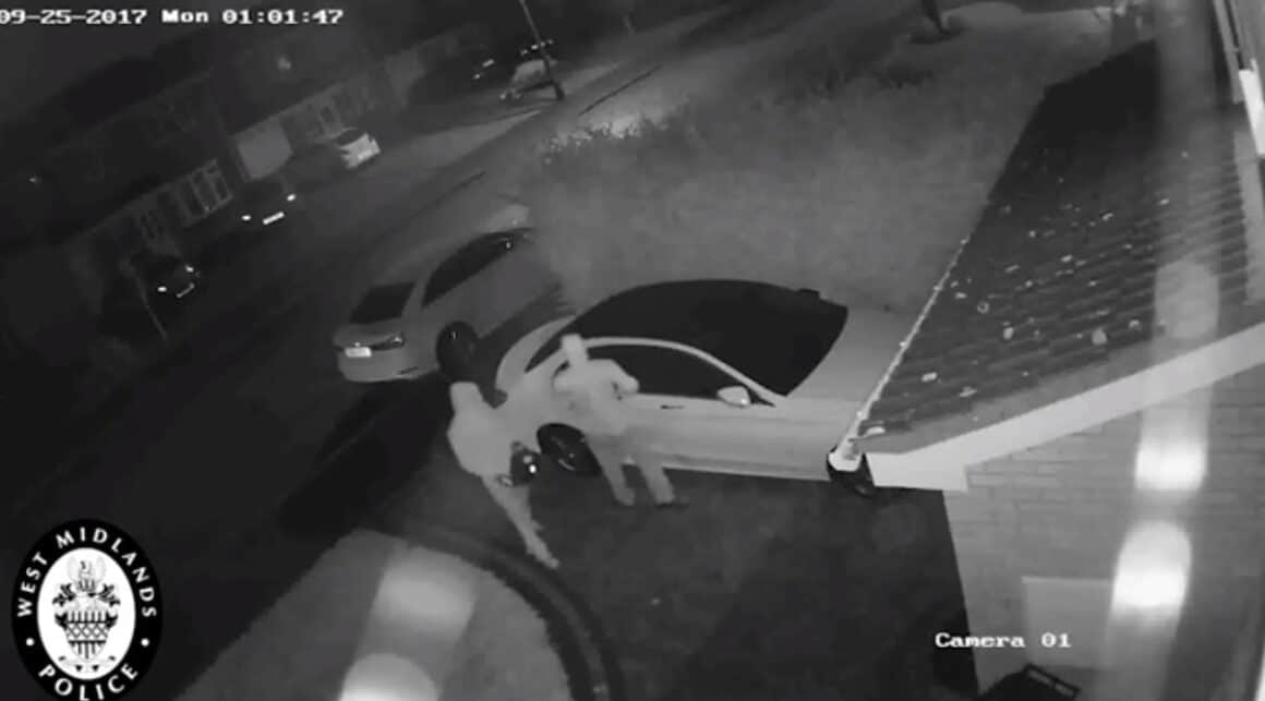 vol de voiture connectée