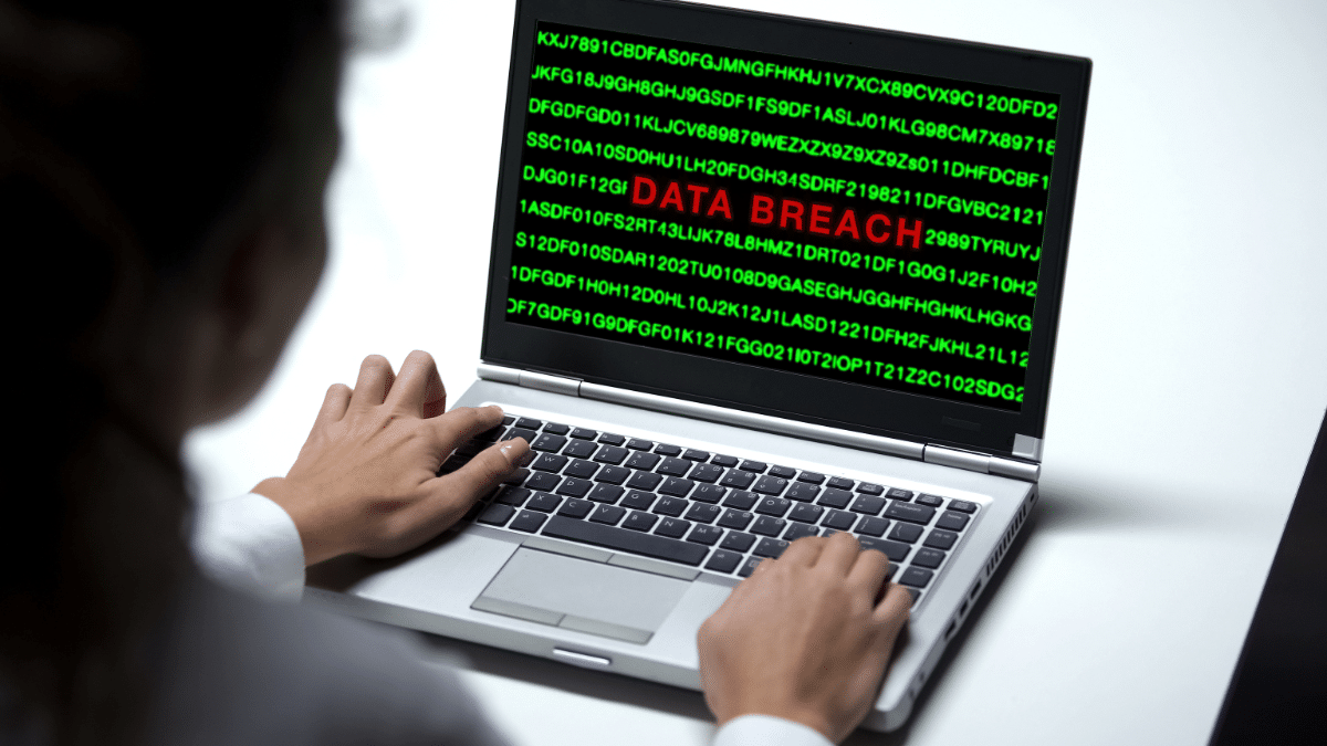 Un écran d'ordinateur avec la mention Data Breach