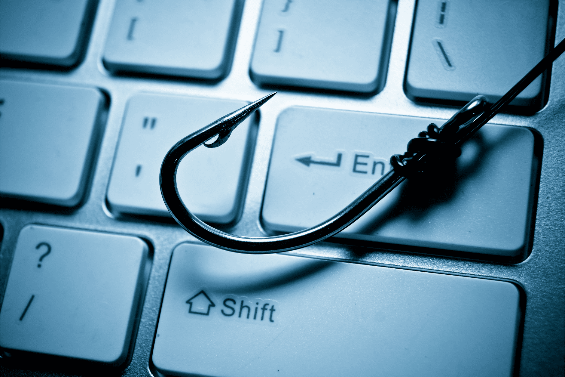 Un hameçon posé un clavier