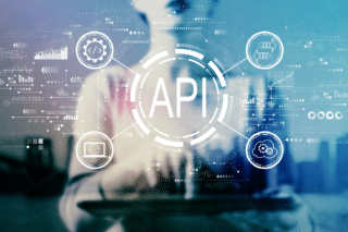 une illustration avec la mention API superposée