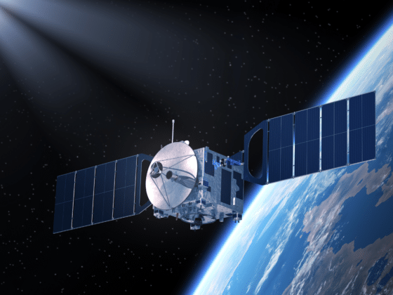 Un satellite qui survole la terre
