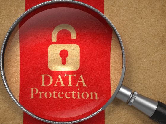 Loupe au-dessus d'un texte Data Protection