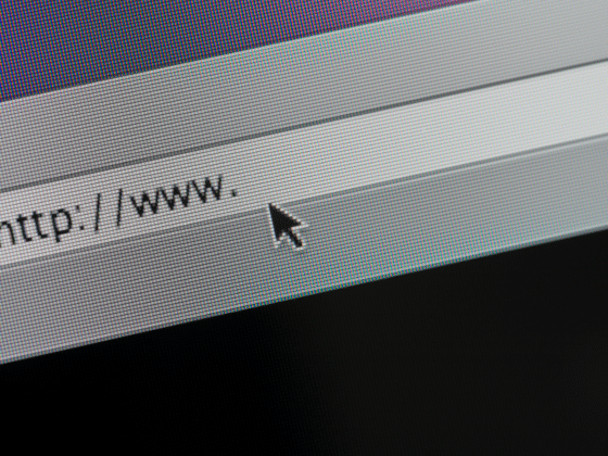 La mention http dans le champ d'un navigateur