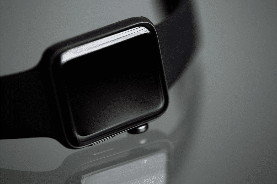 Une smartwatch Apple noire