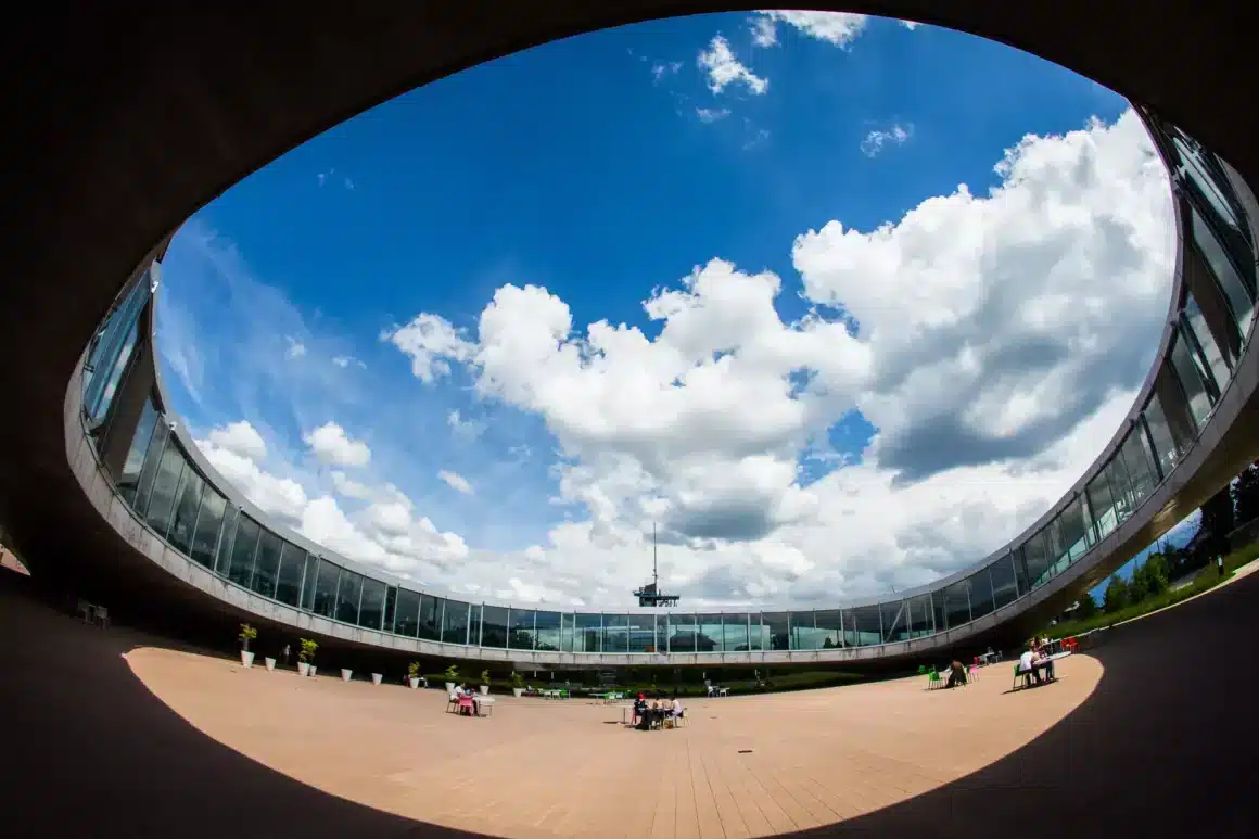 Une photo du Rolex Center EPFL par Pierre Alain Maire jpg