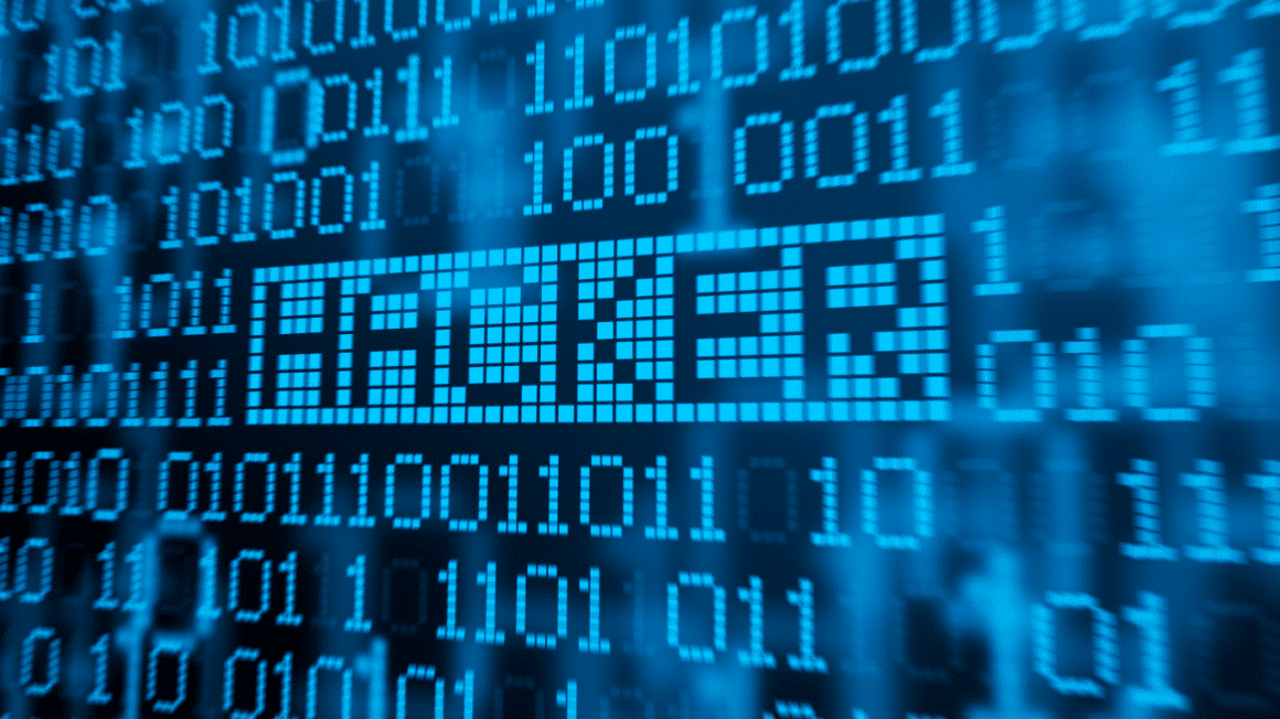 Un hacker au milieu de 0 et de 1