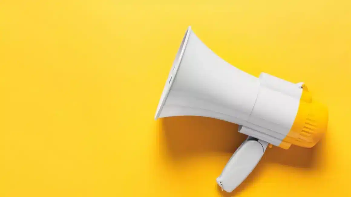 Un megaphone pour faire une annonce jpg