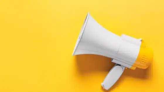 Un megaphone pour faire une annonce jpg