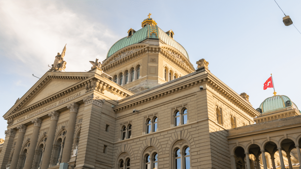 Une vue du dome du Palais federal suisse