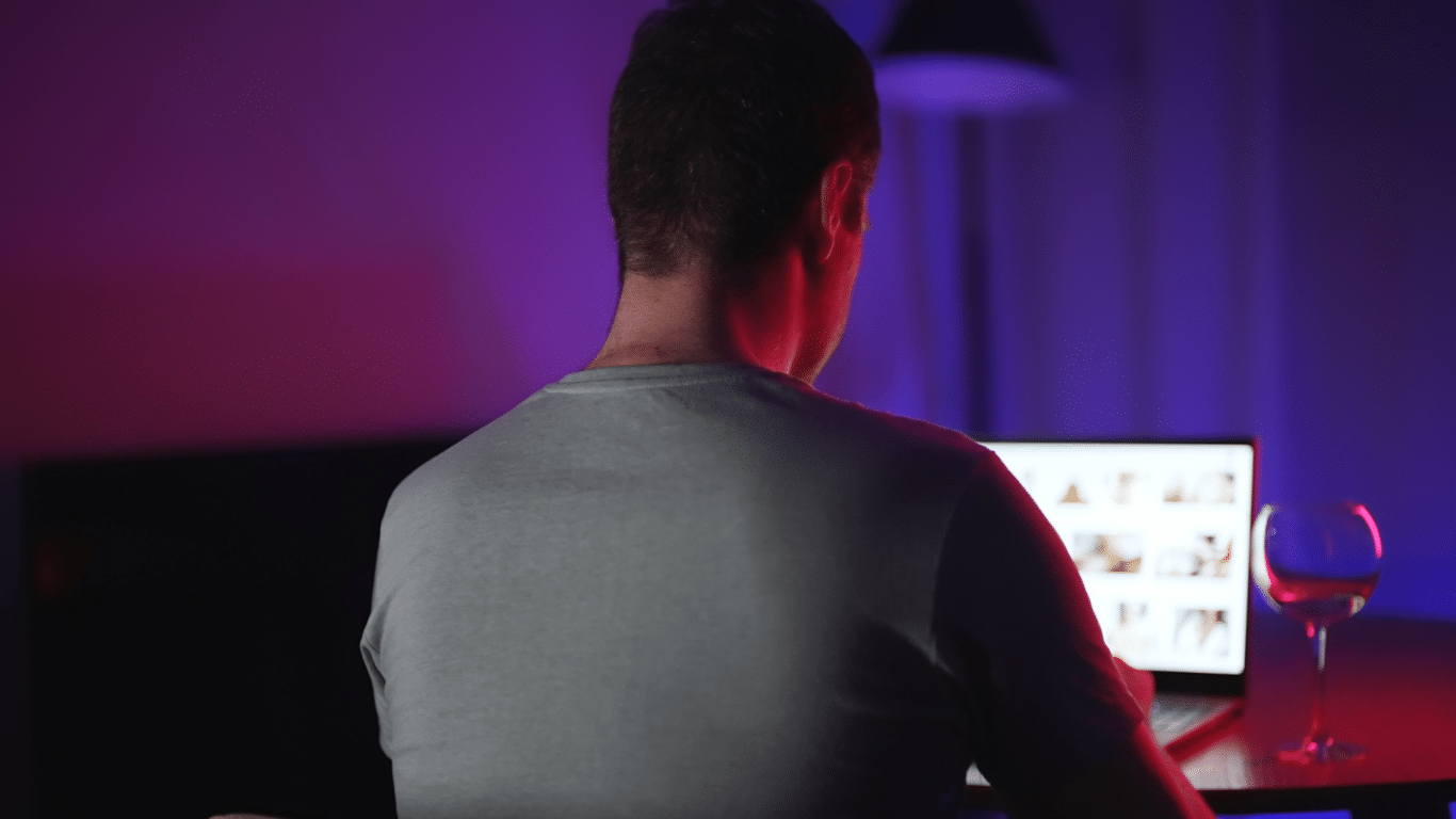 Pour regarder du porno en Grande-Bretagne, préparez votre passeport dès 2025