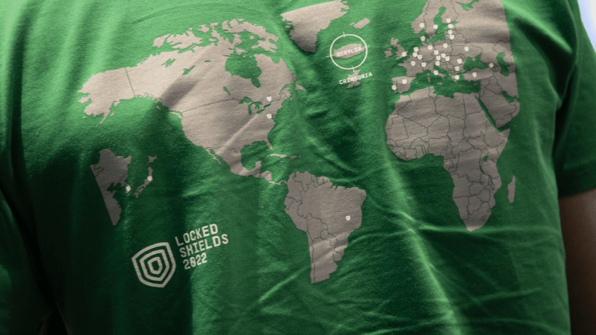 Tshirt Locked Shields