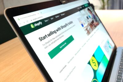 Shopify révèle une fuite de données, mais dément avoir été piraté