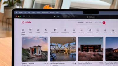 Démasqués, des hackeurs criminels en cavale louent des Airbnb sous de fausses identités