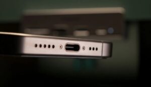 Le gouvernement serbe a piraté des téléphones avec Cellebrite pour installer des logiciels espions, selon un rapport.
