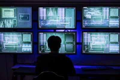 Un groupe de pirates informatiques aligné sur la Chine a ciblé plus d'une douzaine d'agences gouvernementales, ont découvert des chercheurs.