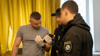 La police ukrainienne a arrêté un hacker qui a développé un crypter utilisé par les opérations de ransomware Conti et LockBit.