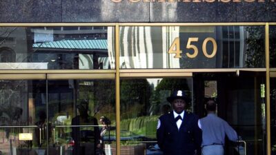 Les institutions financières ont 30 jours pour signaler les violations en vertu des nouvelles règles