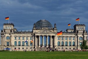 Trois ressortissants russo-allemands accusés d'être soupçonnés d'être des agents des services secrets
