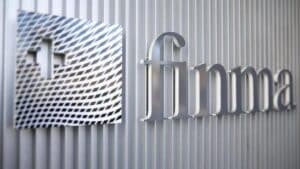 Gestion des risques de l'IA: la FINMA alerte les banques suisses