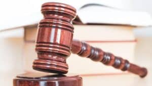 La Cour fédérale soutient l'obligation de recourir uniquement au numérique pour les transactions juridiques