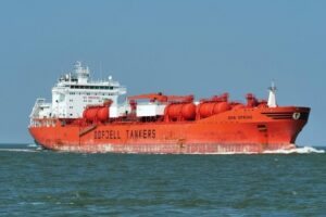 Un pirate de 15 ans réussit à rerouter des pétroliers en Méditerranée