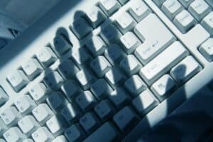 La police zurichoise reçoit chaque jour 80 signalements de cyberincidents