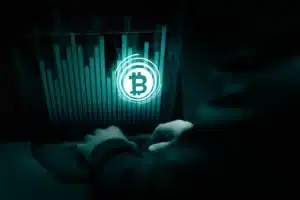 Fraude en cryptomonnaie de 577 millions de dollars : deux Estoniens reconnaissent leur rôle dans une escroquerie mondiale