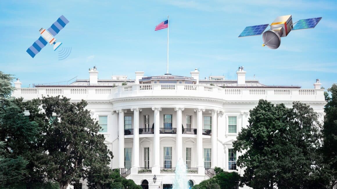 La Maison Blanche avec des satellites