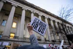 Un membre du personnel du DOGE a violé les politiques de sécurité du département du Trésor, selon un dossier judiciaire