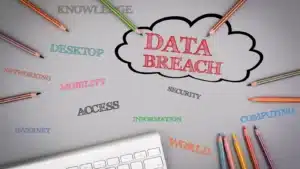 Quatre membres du groupe de hackers à l'origine de 90 violations de données dans le monde ont été démasqués