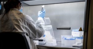 Le gouvernement néerlandais prévoit de contrôler les scientifiques afin de détecter les risques pour la sécurité nationale