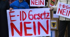 Les opposants à une carte d'identité électronique nationale se disputent au sujet des signatures collectées