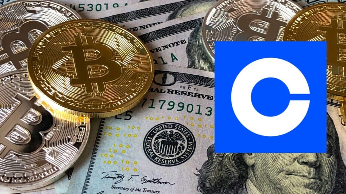 Bitcoin et dollars américains.