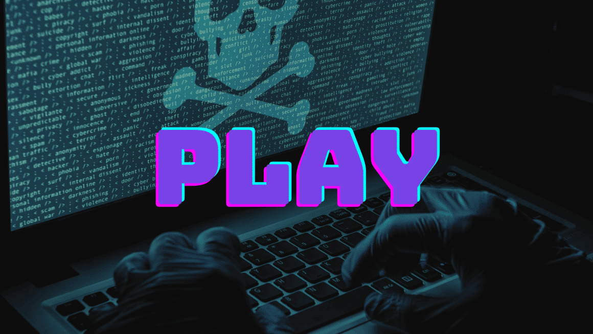 Un écran d’ordinateur affiche un symbole de piraterie numérique et du code, avec des mains gantées tapant sur un clavier. Le mot « PLAY » est superposé en lettres colorées, représentant le groupe de rançongiciel Play, impliqué dans des attaques massives à travers le monde.
