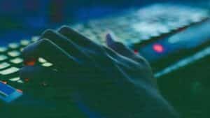 Les pirates informatiques diffusent un faux ransomware de gestionnaire de mots de passe via les publicités Bing