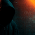 Image d'un pirate devant un fond numérique et utilisée pour la veille hebdomadaire dans la catégorie perte et fuite de données