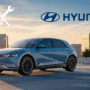 La Hyundai Ioniq 5, un VUS électrique au design moderne, est garée dans un décor urbain au lever du soleil.