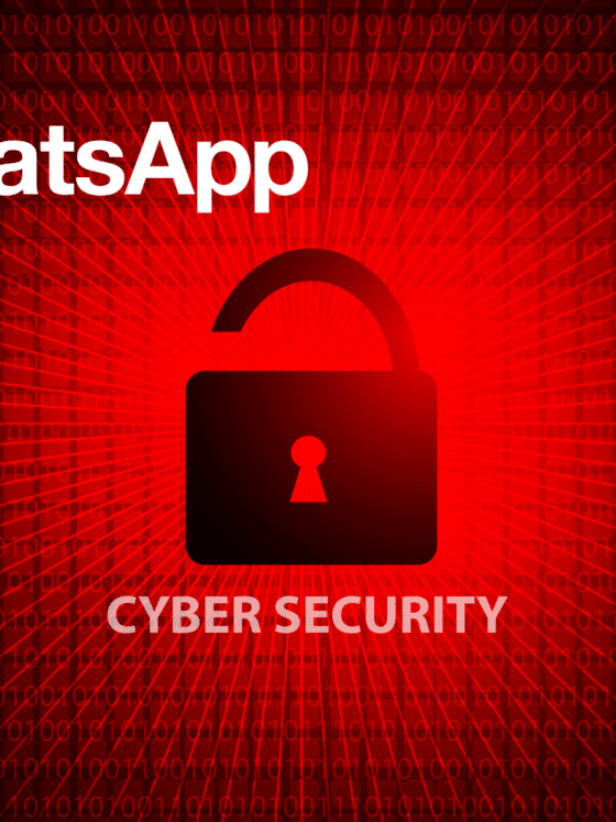 Illustration représentant une alerte en cybersécurité avec un cadenas rouge déverrouillé, les logos de WhatsApp et Apple, sur un fond binaire rouge symbolisant une faille de sécurité numérique.