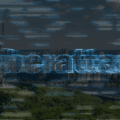 Texte « Cyberattack » en lettres numériques bleutées avec effet de distorsion, superposé à une vue aérienne de Kyiv avec la statue de la Mère Patrie au premier plan, symbolisant une cyberattaque ciblant une ville ou une infrastructure nationale.