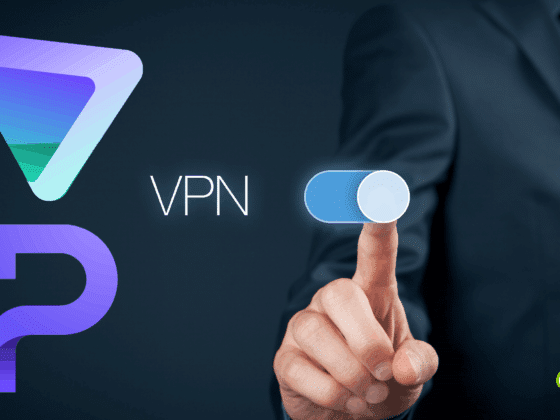 Main d’un homme en costume activant un interrupteur virtuel pour lancer un VPN, avec les logos de services VPN stylisés et le mot « VPN » affiché à l’écran, symbolisant la protection de la vie privée en ligne avec logo Proton VPN.
