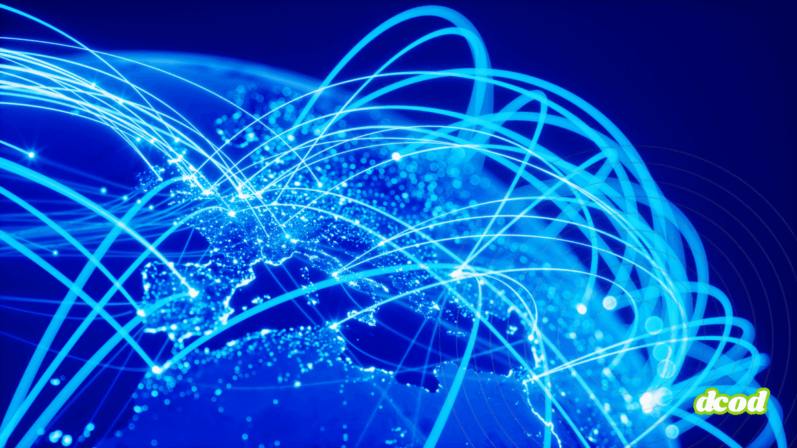 Carte du monde en teintes bleues avec des lignes lumineuses symbolisant les connexions Internet et les échanges de données à l’échelle mondiale.