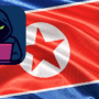 Drapeau de la Corée du Nord en arrière-plan avec une illustration vectorielle d’un hacker encapuchonné tapant sur un ordinateur portable, suggérant une activité de cybercriminalité ou de cyberespionnage associée à l’État nord-coréen. Logo « dcod » en bas à droite de l’image.