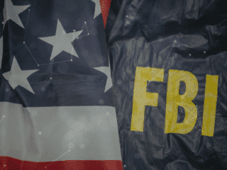 Des hackers divulguent les données de centaines d'agents du DHS et du FBI 7 Des hackers divulguent les donnees dagents du DHS et du FBI