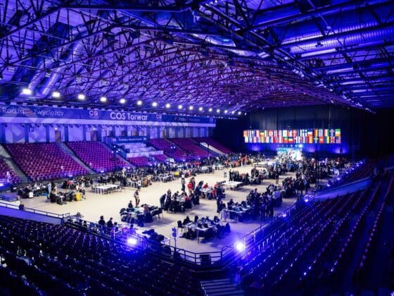 Image de la salle de compétition ECSC2025 en Pologne (source ECSC2025)