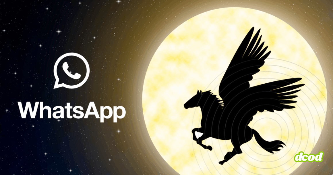 Illustration d’un cheval ailé noir représentant le logiciel espion Pegasus, volant devant une pleine lune avec le logo WhatsApp à gauche sur un fond étoilé, symbolisant une menace de cybersurveillance.