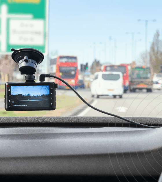 la surveillance automatisee des dashcams Flock inquiete le Congres