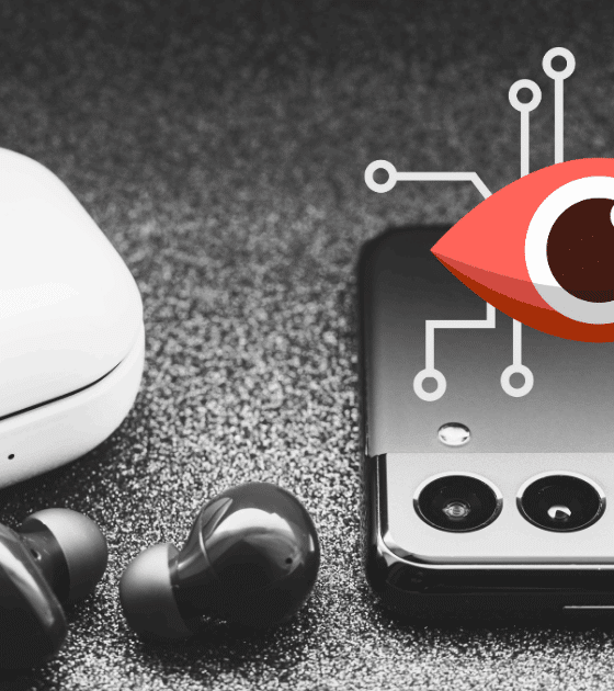 Un smartphone Samsung posé à côté d’écouteurs sans fil, avec une icône d’œil stylisé symbolisant la surveillance numérique.
