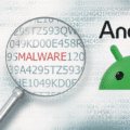 Loupe révélant le mot malware parmi des lignes de code, accompagnée du logo Android sur un fond de caractères chiffrés.