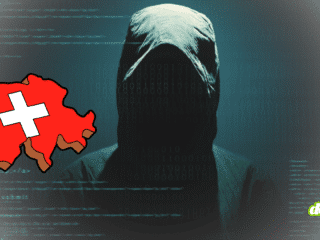 Silhouette encapuchonnée d'un hacker devant des lignes de code numériques, avec une carte de la Suisse marquée d’une croix blanche en surimpression.
