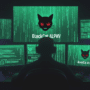 Silhouette d'un cybercriminel de dos face à plusieurs écrans affichant du code matriciel vert et le logo menaçant d'un chat noir aux yeux rouges, représentant le ransomware BlackCat ALPHV dans un environnement sombre.